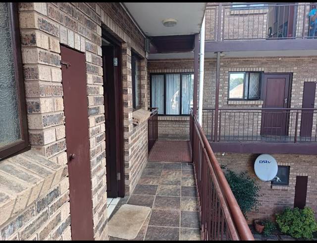 2 BEDROOM APARTMENT FOR SALE IN HOWICK CENTRAL